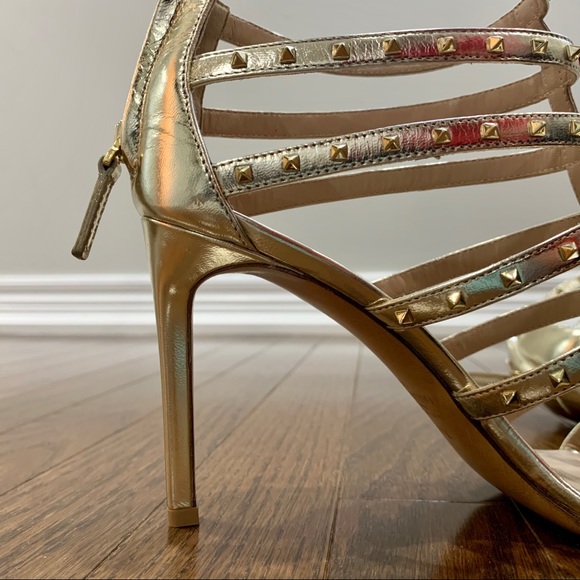 Valentino Garavani Gold Lovestud Sandals - Picture 4 of 12